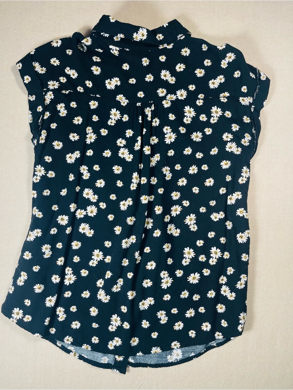 Daisy Print Short Sleeve Blouse - Black